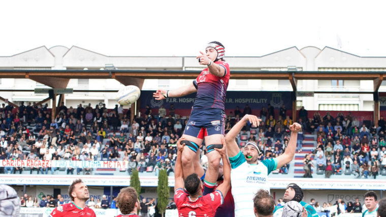 IL MANDELA È UNA BOLGIA DA RECORD: 1500 CUORI ROSSOBLU CHE  SPINGONO L’UNIONE SUL PODIO DELLA SERIE A.