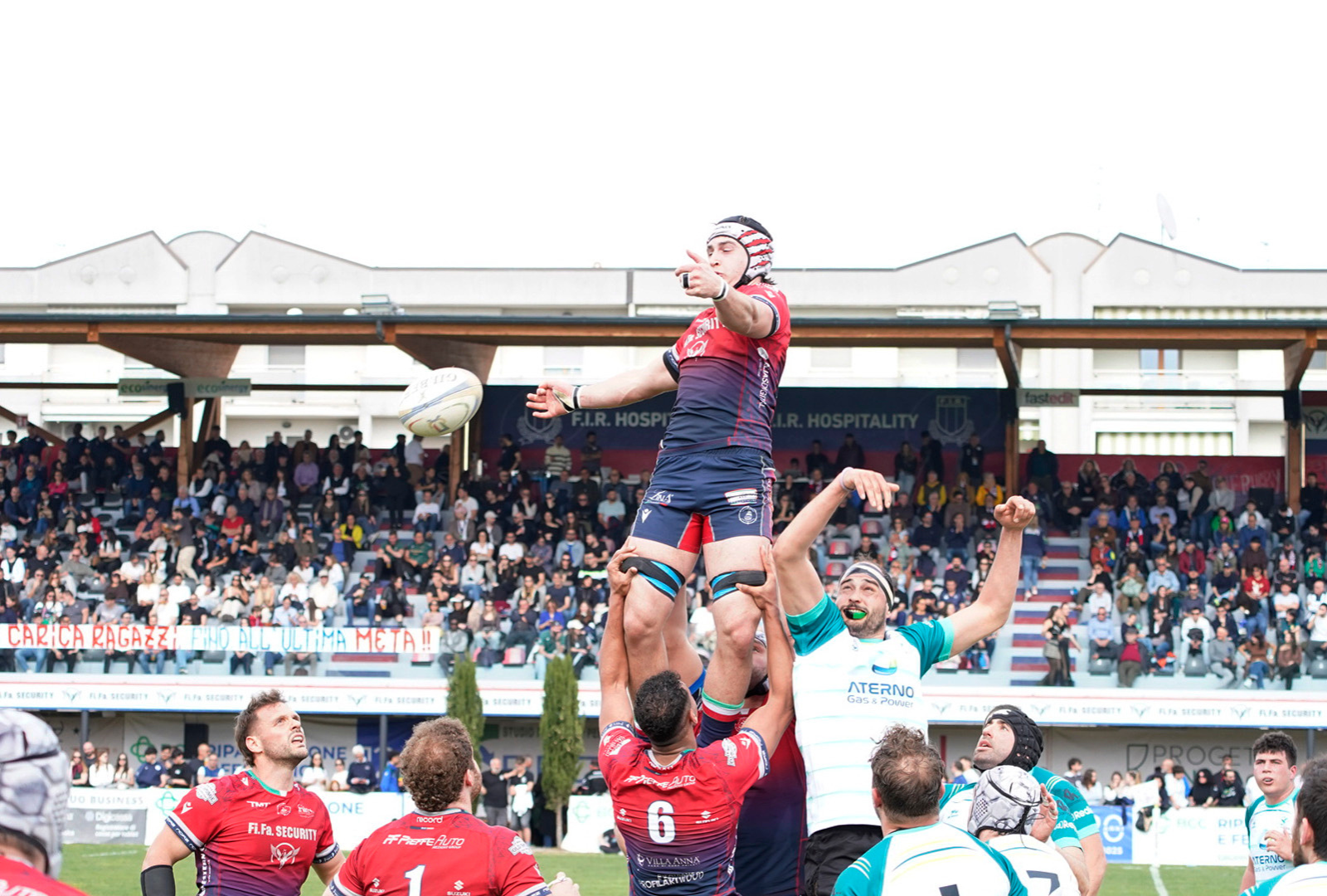 IL MANDELA È UNA BOLGIA DA RECORD: 1500 CUORI ROSSOBLU CHE  SPINGONO L’UNIONE SUL PODIO DELLA SERIE A.